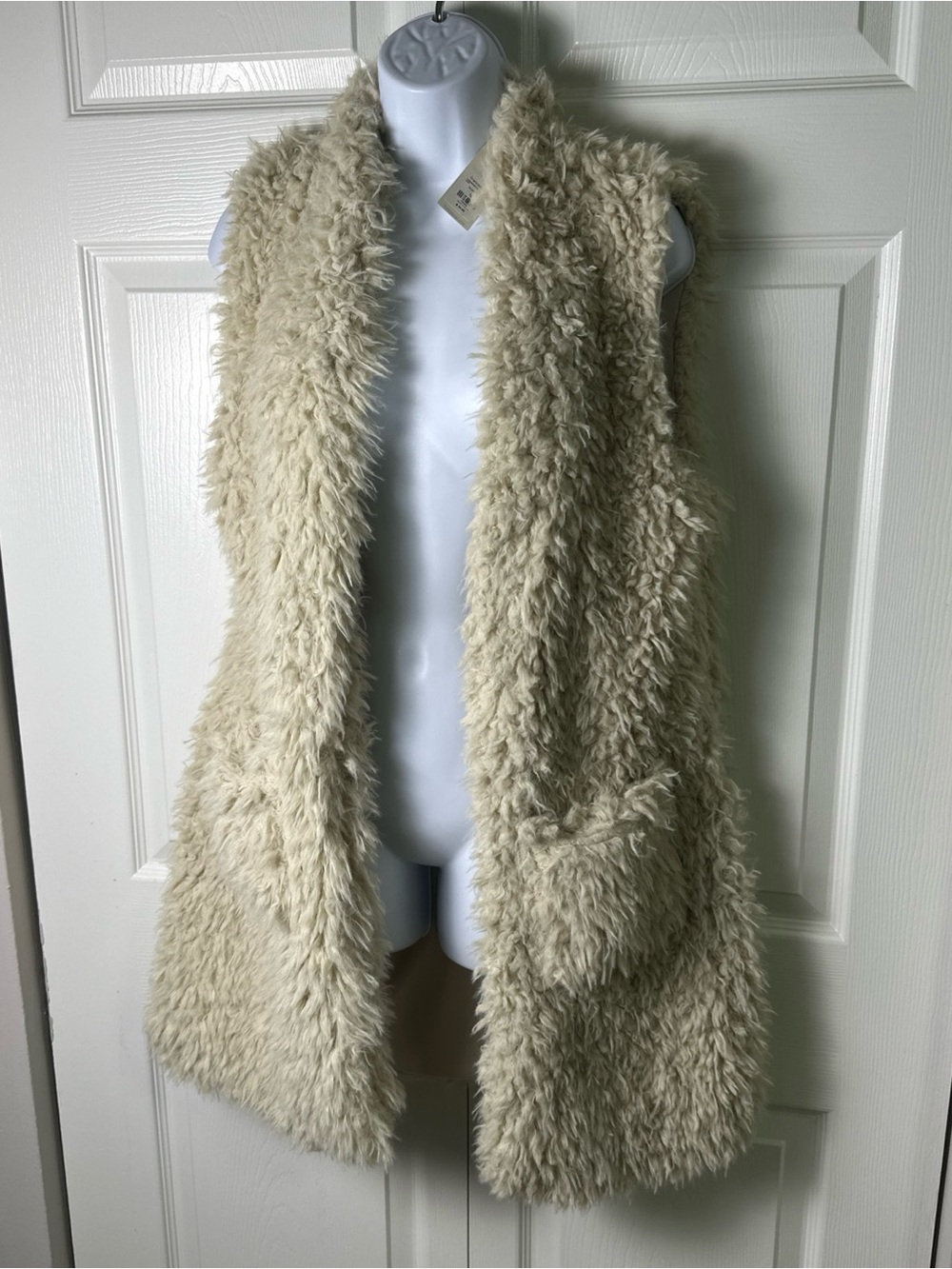 Miami Faux Fur Cream Sleeveless Vest